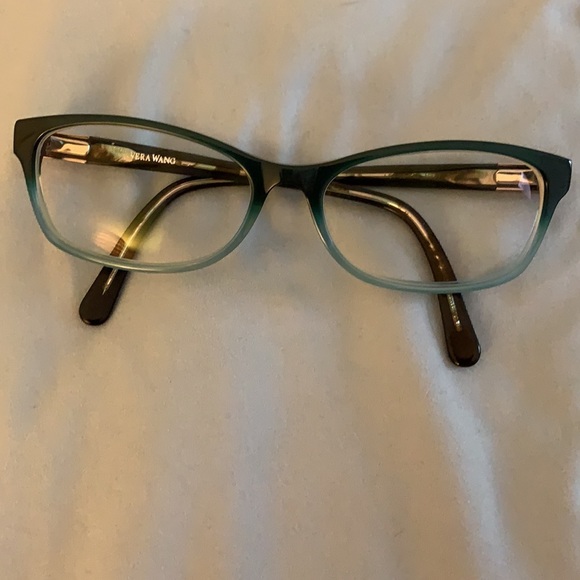 Vera Wang eyeglasses frames, soft eyeglass case included - Picture 11 of 11